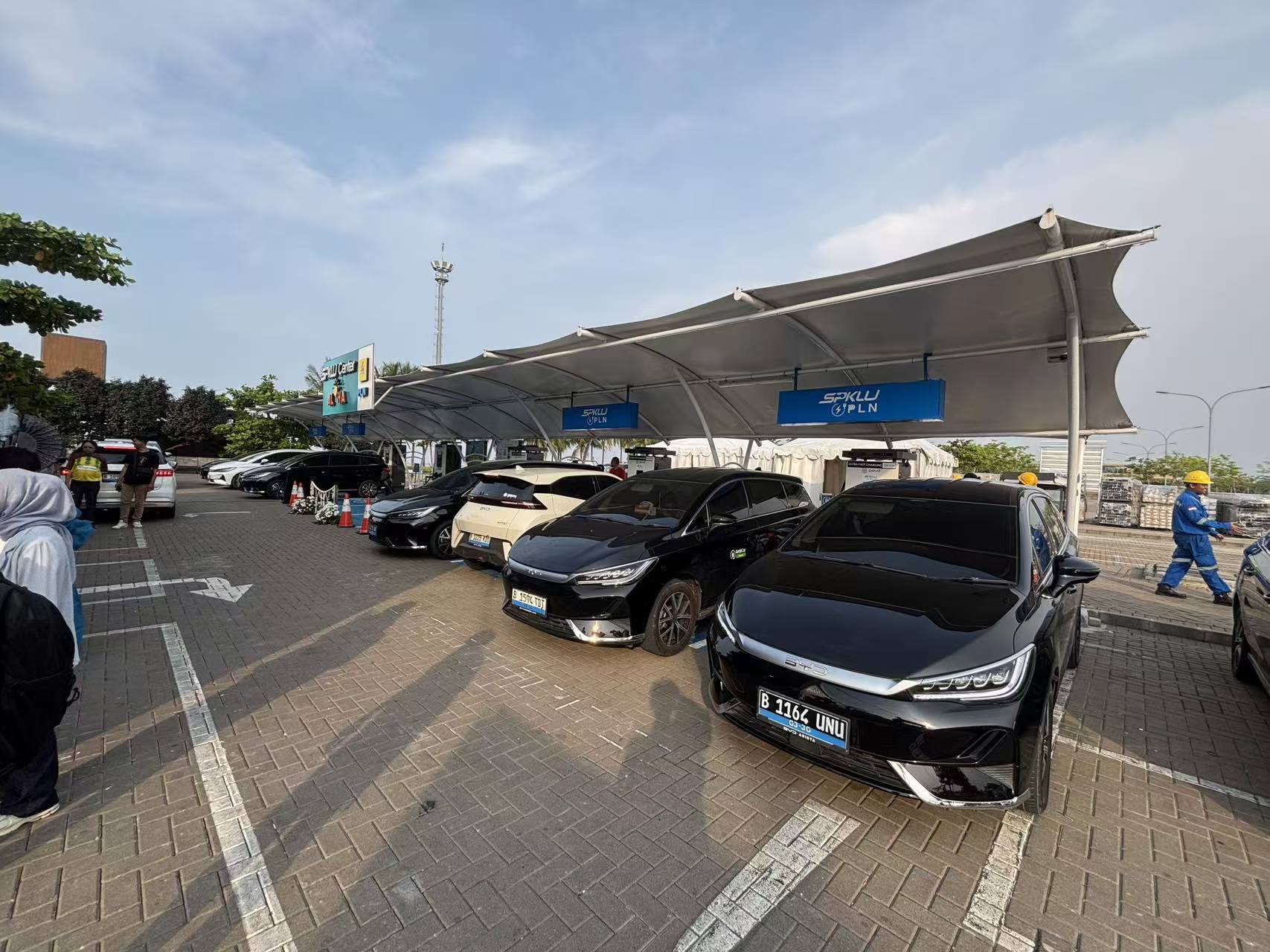 Electric Vehicles Charging at the Aloha Station